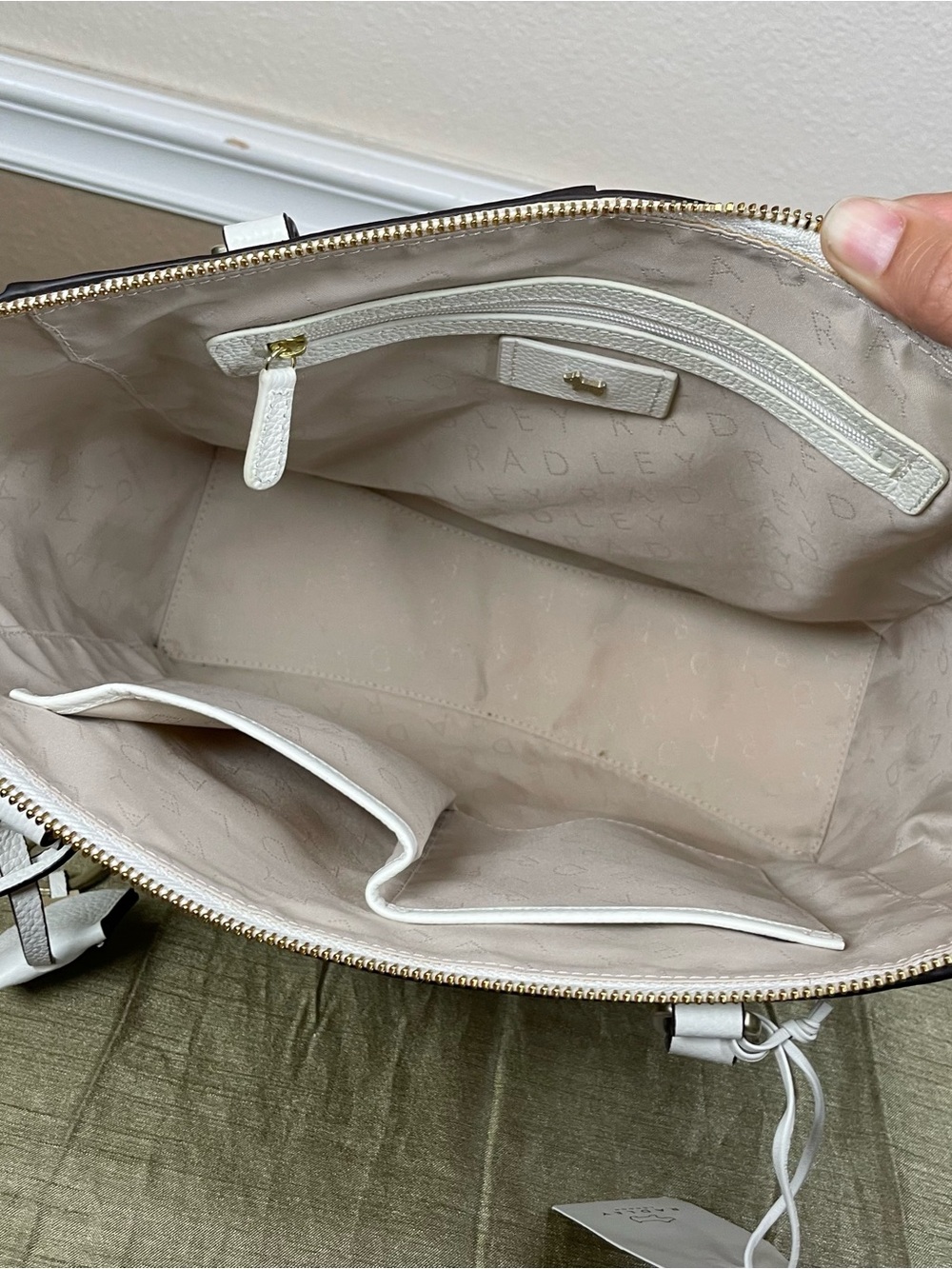 RADLEY London Silk Street Ziptop Shoulder White Handbag New with Tags - Picture 12 of 12